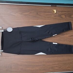 Matletik Size M Black and White Maternity Active Leggings